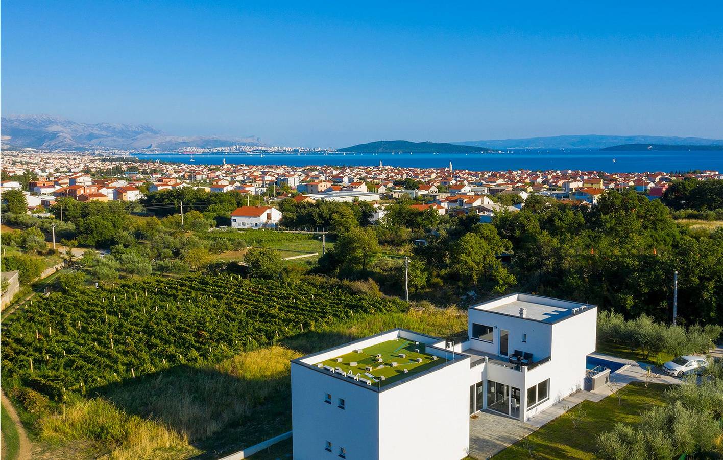 Gemütliche 1-Zimmer-Wohnung mit Meerblick, Pool und in Strandnähe in Kastel Novi, Kaštela