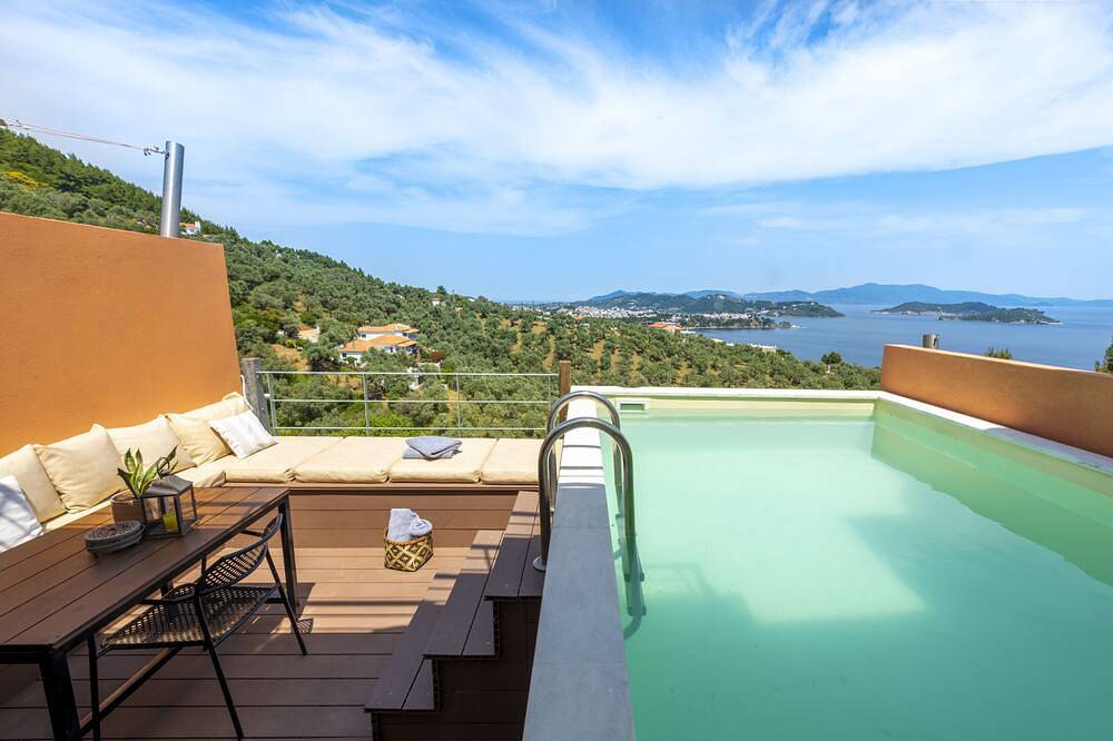 Villa Kallisto, 2Br, 2Bth Villa mit privatem Pool und herrlichem Meerblick in Sporaden