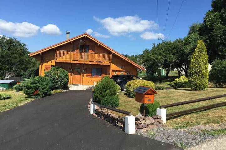 Chalet pour 6 personnes, avec sauna ainsi que balcon et jardin