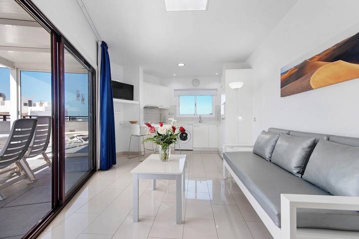 Apartamento entero, Apartamento "Ático Delux 80" con vistas al mar, Wifi y terraza en la azotea in La Isleta, Las Palmas de Gran Canaria