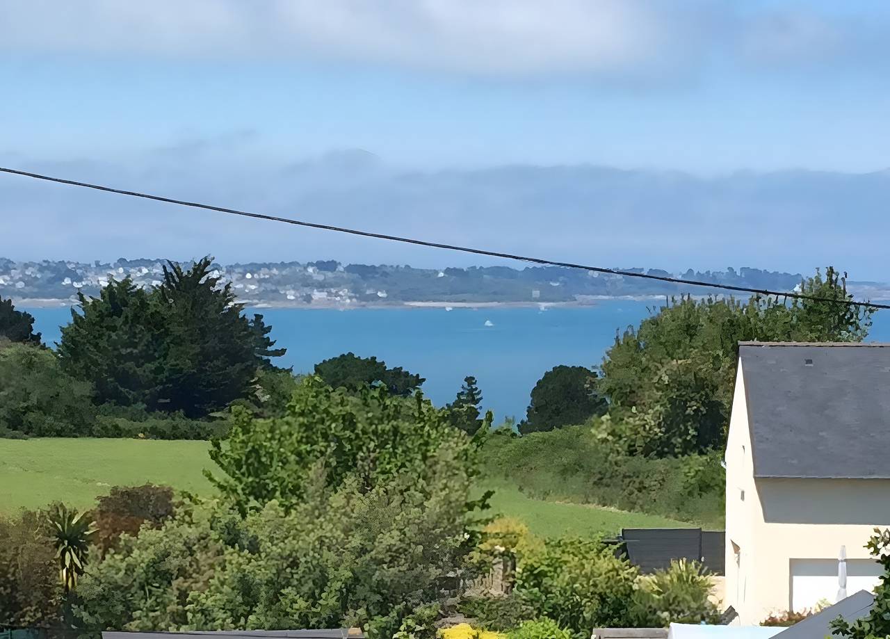 Estudio entero, Estudio «Port Lazo» con vistas al mar, terraza privada y Wi-Fi in Plouézec, Côte de Goëlo