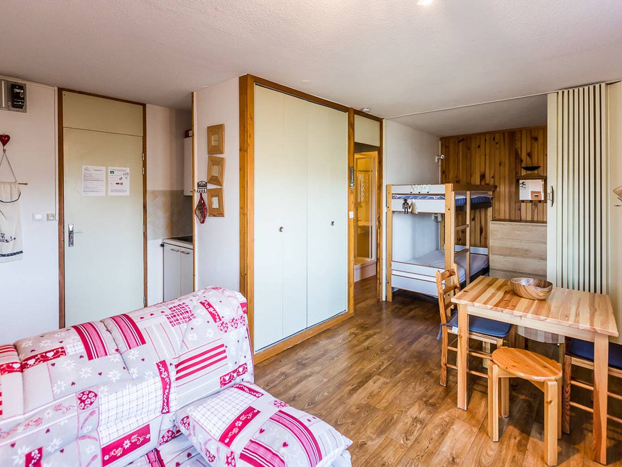 Studio entier, Studio divisible proche pistes, 4 pers., parking, belle vue in Bellentre, La Plagne-Tarentaise