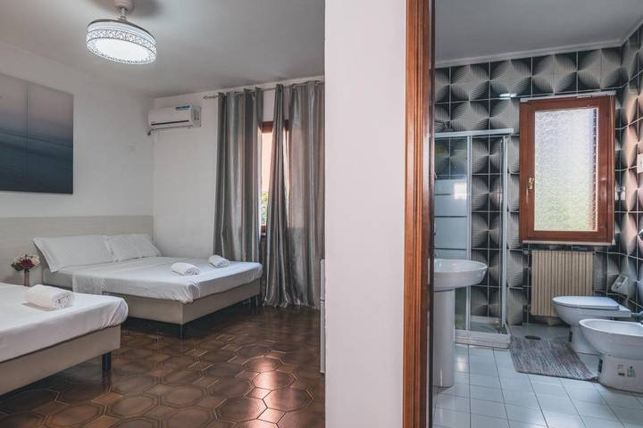Maison d’hôte pour 2 personnes, avec vue et jardin, adapté aux familles à Mestre - 3