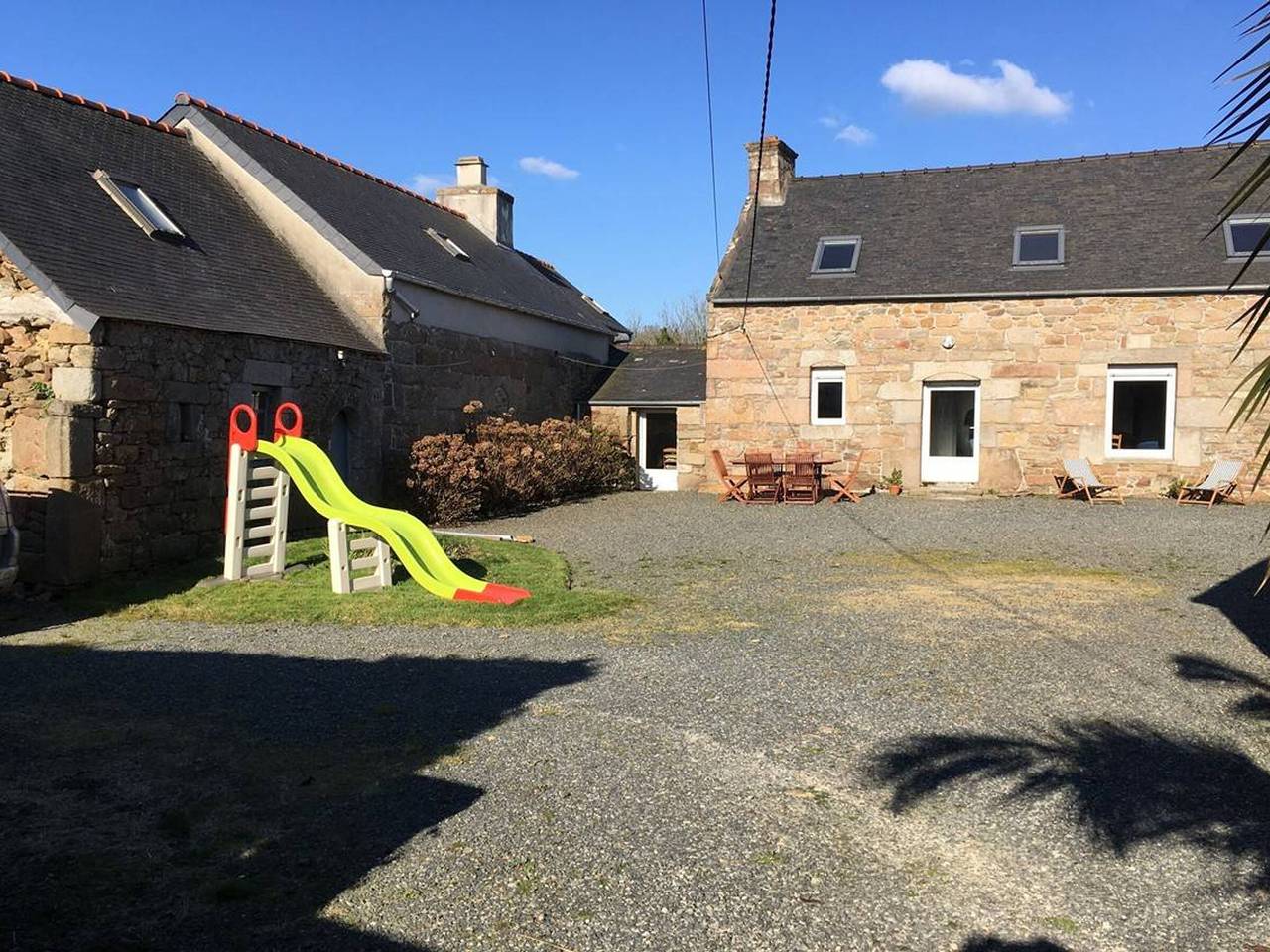 Maison bretonne rénovée, grand jardin, Wifi, à 5 min des plages et commerces in Trébeurden, Côte de Granit Rose