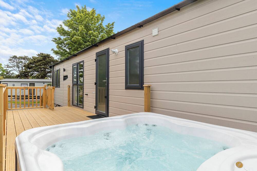 Static Caravan for 6 People in Pembrokeshire, South-Wales