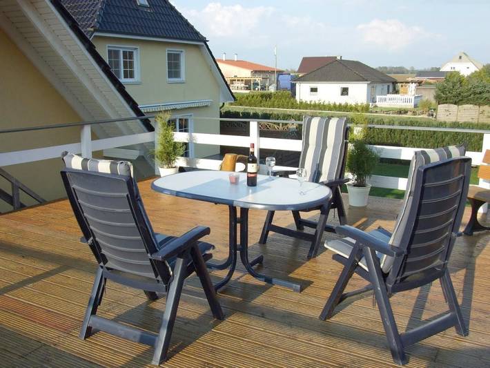 Ferienwohnung für 3 Personen, mit Balkon und Terrasse sowie Garten und Ausblick in Schneverdingen