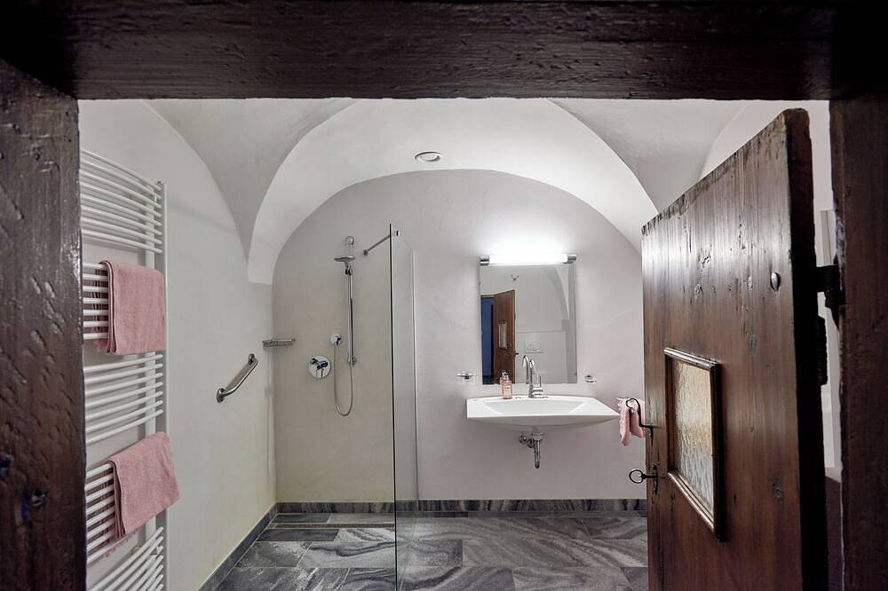 Ganze Wohnung, Wachau - großzügige Wohnung in Weißenkirchen in Weißenkirchen in der Wachau, Bezirk Krems an der Donau-Land