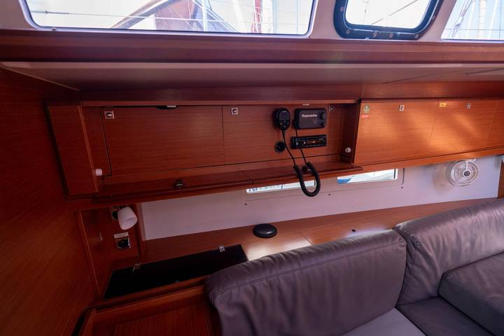 Bateau pour 8 personnes dans Port Pin Rolland - 3