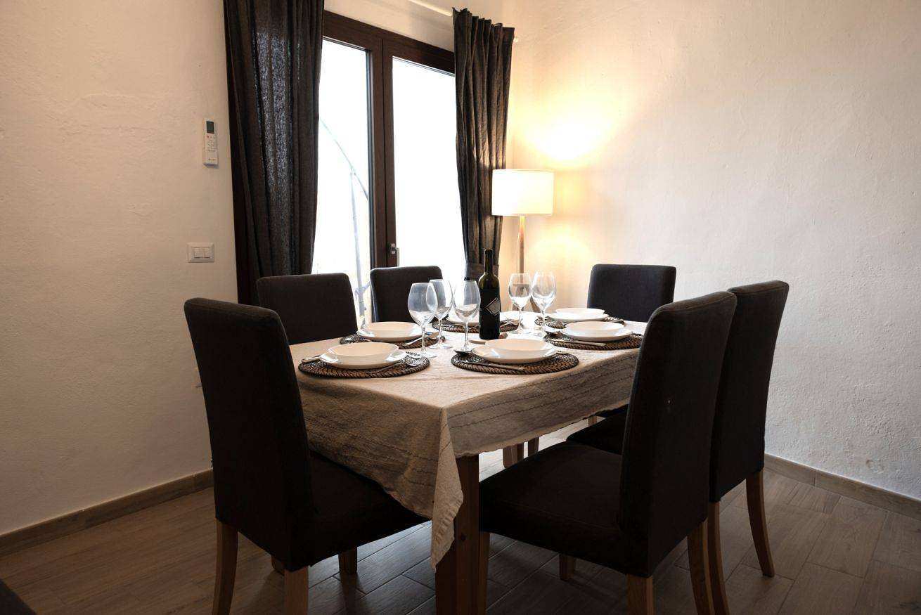 Ganze Wohnung, Ferienwohnung für 2 Personen mit Balkon/Terrasse in San Vito, Cagliari Provinz