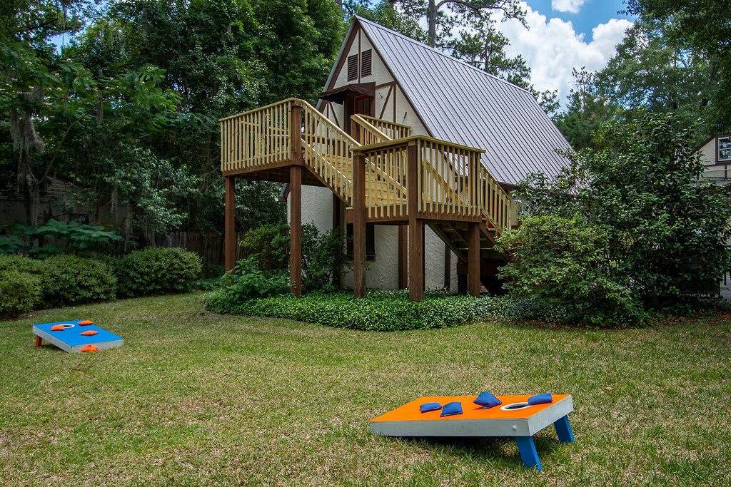 Walk to Uf! Historic King Bed Loft w/ Private Deck in Gainesville, Alachua County