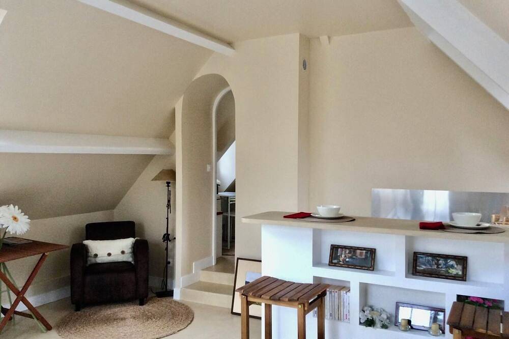 Apartamento entero, Nice Studio in Vaucresson division Thery in Vaucresson, Altos del Sena
