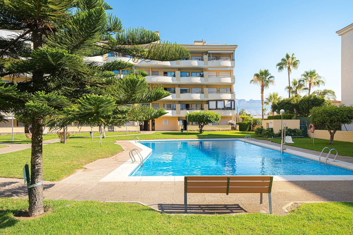 Entire apartment, Holiday Apartment 'Estrella 1L Spaniahome' with Pool, Private Terrace & Wi-Fi in L'Albir, Alfàs del Pi