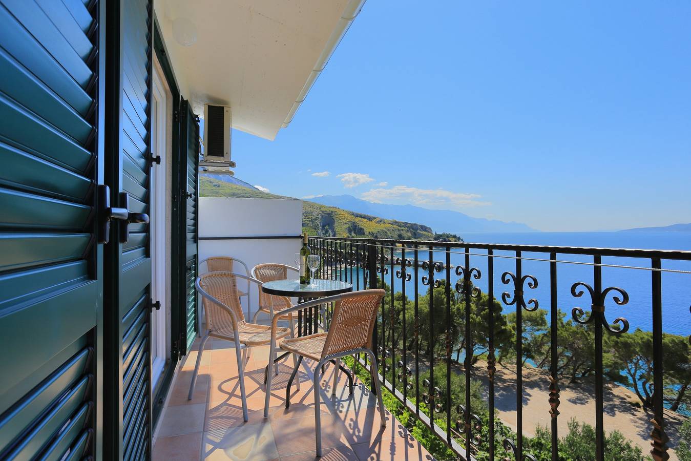 Ganze Wohnung, 2-Zimmer-Ferienwohnung am Strand Lokva Rogoznica (Omis) A-2762-a in Lokva Rogoznica, Omis-Riviera