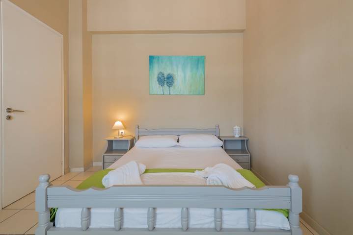 Ferienwohnung für 13 Personen, mit Balkon in Laganas - 2