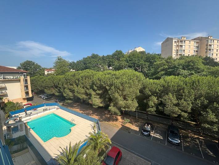Location de vacances pour 4 personnes, avec piscine et balcon à Anglet