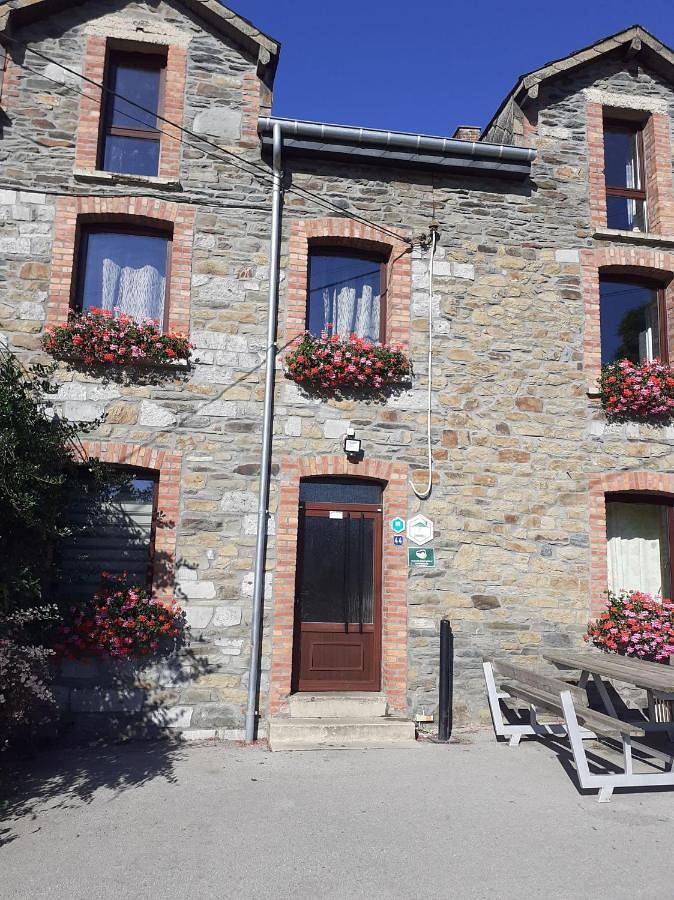 Maison de campagne pour 16 personnes, avec bassin pour enfant et piscine ainsi que jardin et vue à Sainte-Ode - 2