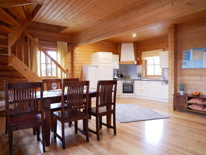 Ferienwohnung für 4 Personen, mit Balkon und Terrasse sowie Garten und Seeblick