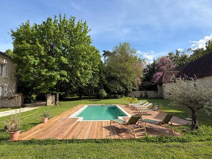Chambre d’hôte pour 2 personnes, avec piscine ainsi que vue et jardin, animaux acceptés dans le Cher
