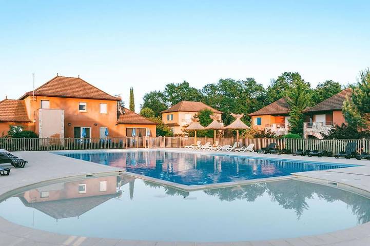 Location de vacances pour 6 personnes, avec jardin et piscine à Prayssac