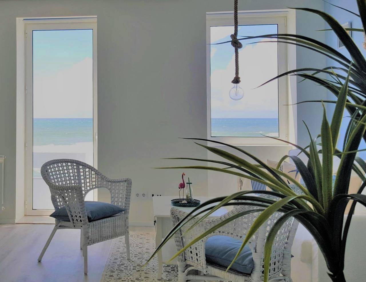 Two-Bedroom Beachfront Townhouse with Seaview in Espinho, Aveiro Distrikt