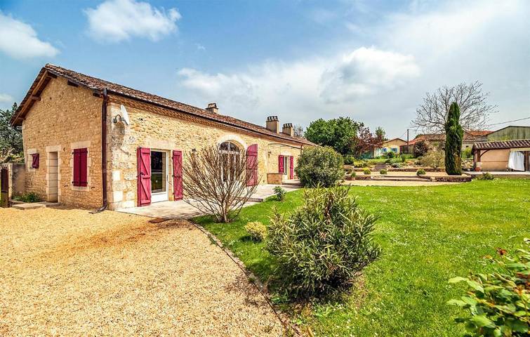 Location de vacances pour 14 personnes, avec jacuzzi et piscine, animaux acceptés à Villamblard