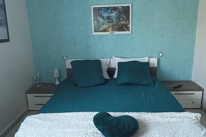 Location de vacances pour 8 personnes, avec piscine à Roquefort-la-Bédoule - 2