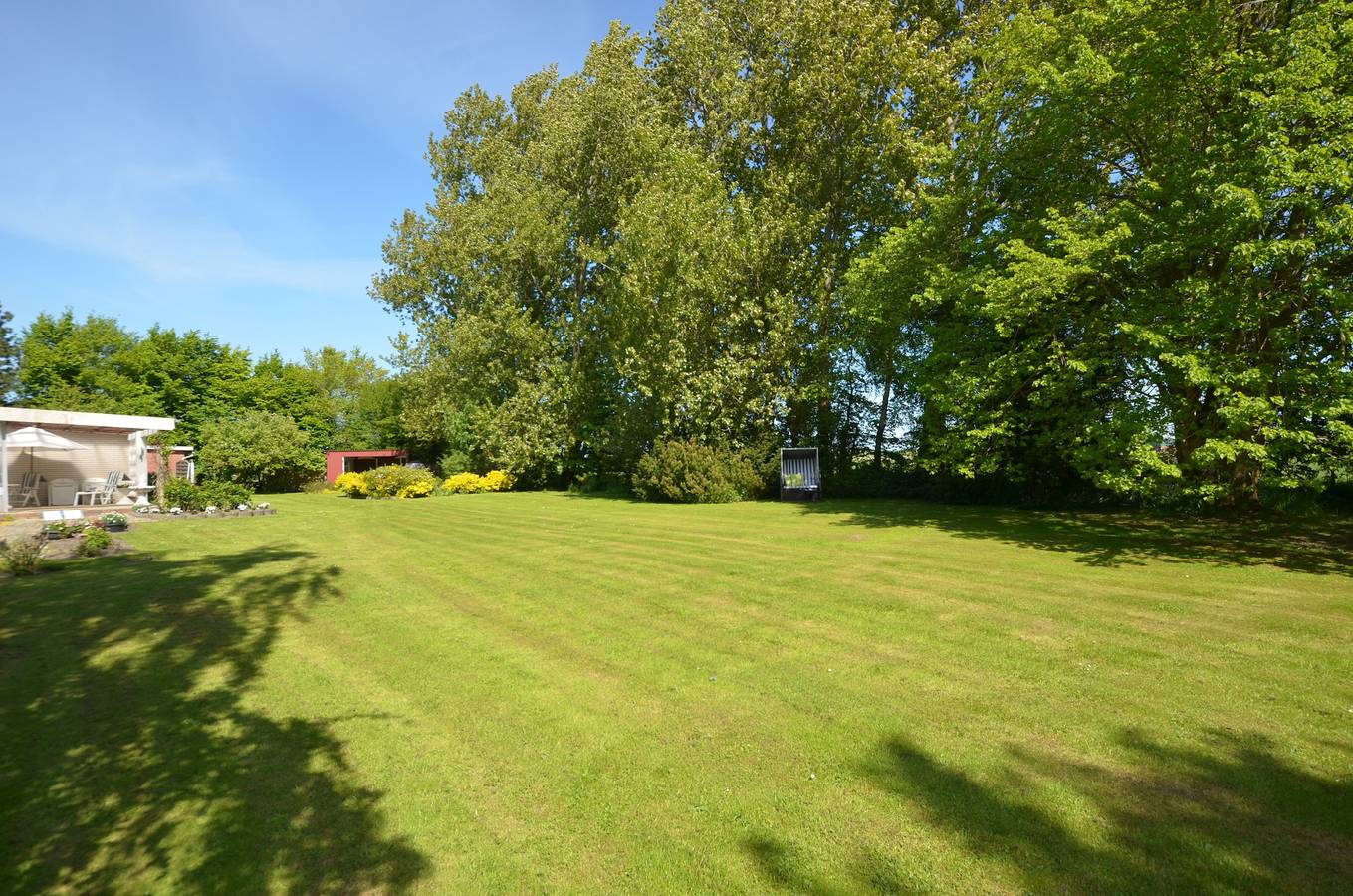Ganze Wohnung, Ferienwohnung 'Wiitsicht' mit Gemeinschaftsterrasse, Garten und Wi-Fi in Nordstrand (Gemeinde), Nordstrand