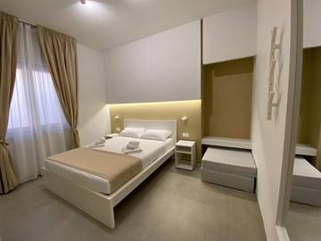 Gîte pour 3 personnes, avec vue ainsi que jardin et terrasse à Fondi