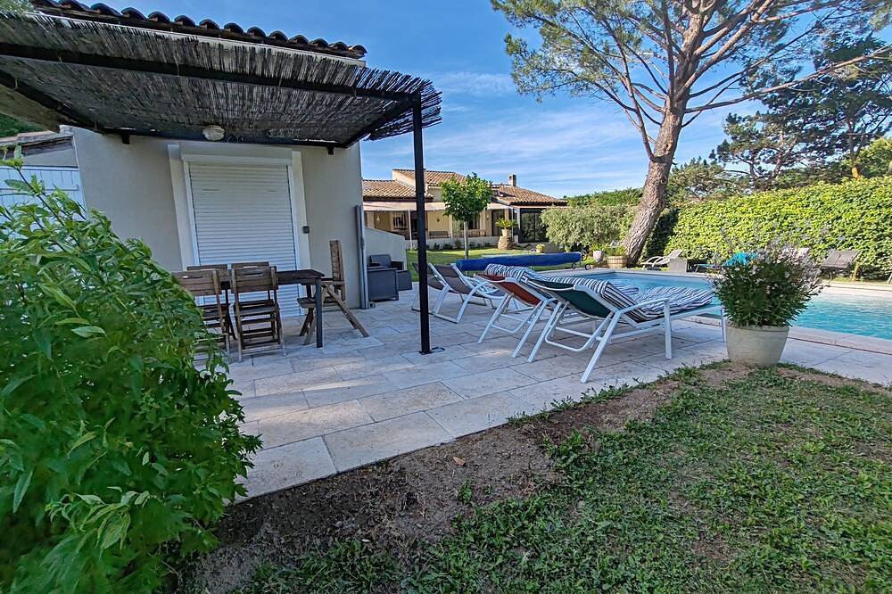 Maisonnette entre Avignon et Saint Remy de Provence \" Le Romano \" 2  étoiles in Châteaurenard, Région d'Arles