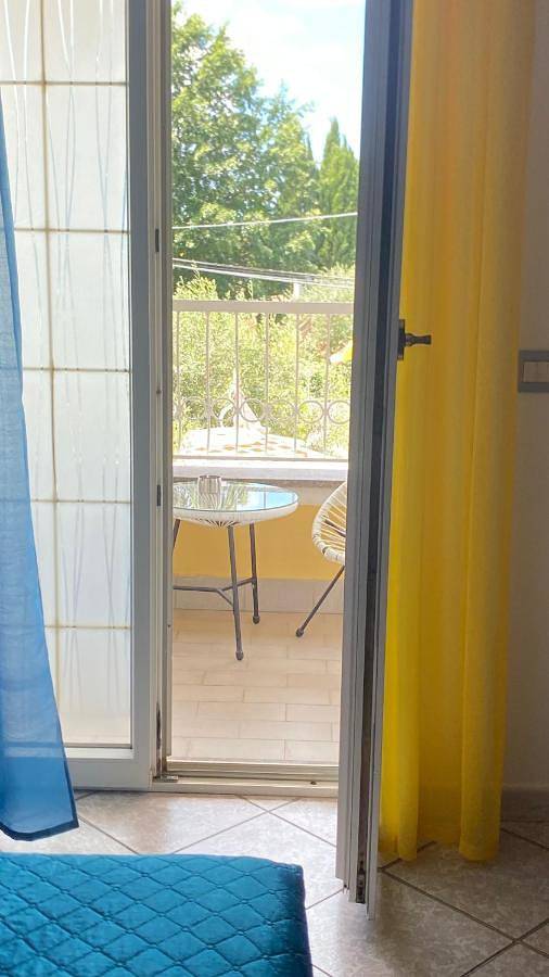 Camera Matrimoniale con Bagno Privato e balcone in Ciampino, Castelli Romani