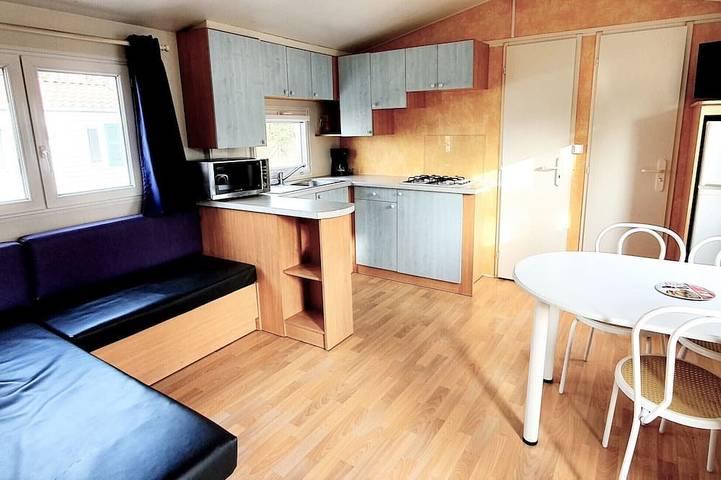 Gîte pour 4 personnes, avec Terrasse et Piscine à La Balme-de-Sillingy