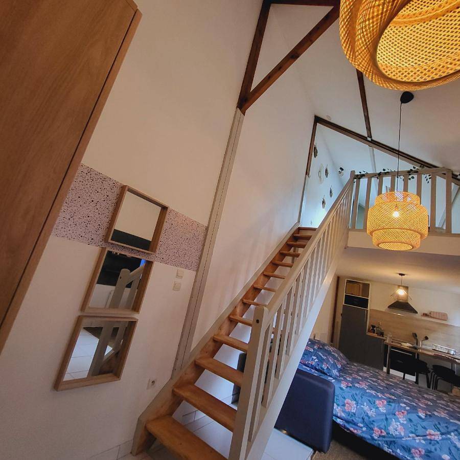 Appartement entier, One-Bedroom Apartment in Pont-de-l'Arche, Région de Les Andelys