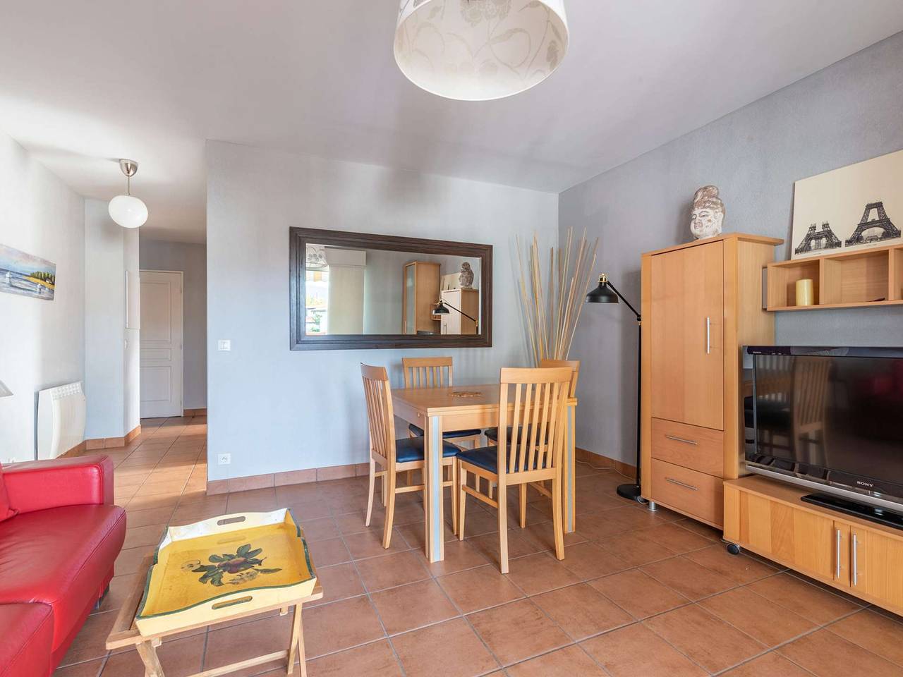 Entire apartment, Quiet and Modern Apartment with Balcony Near Beach and Town Center in Hendaye, Bayonne region