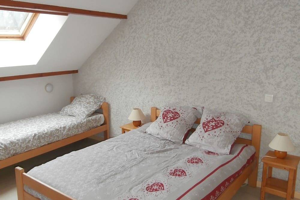 Entire apartment, Just 5 minutes from the Domaine des Sybelles! Fully equipped apartment with view. in Saint-Colomban-des-Villards, Saint-Jean-de-Maurienne region