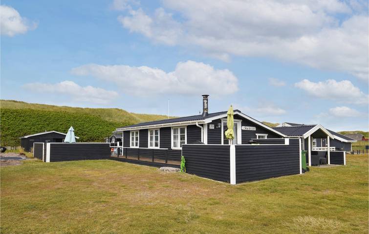 Ferieudlejning for 5 personer, med Terrasse i Fjand