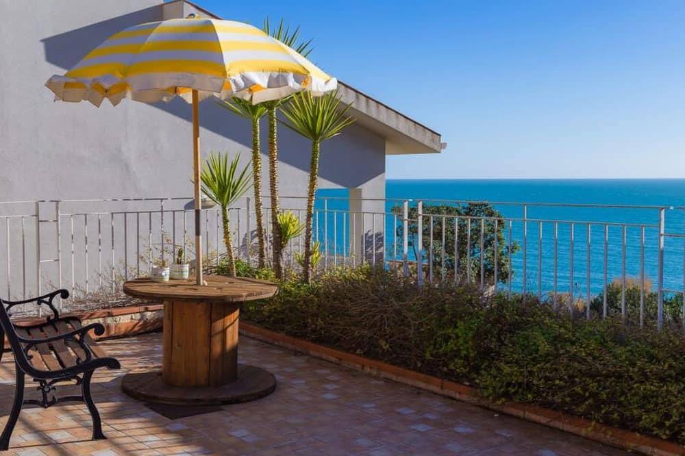 Ganze Wohnung, Ruhige Ferienwohnung in Sciacca mit Grill und Terrasse und Meerblick in Localita San Giorgio, Sciacca