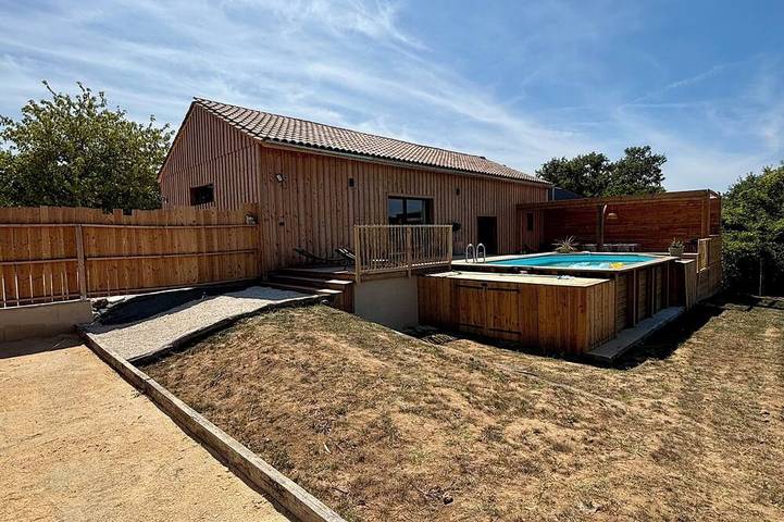 Location de vacances pour 6 personnes, avec Terrasse et Jardin dans Rayet