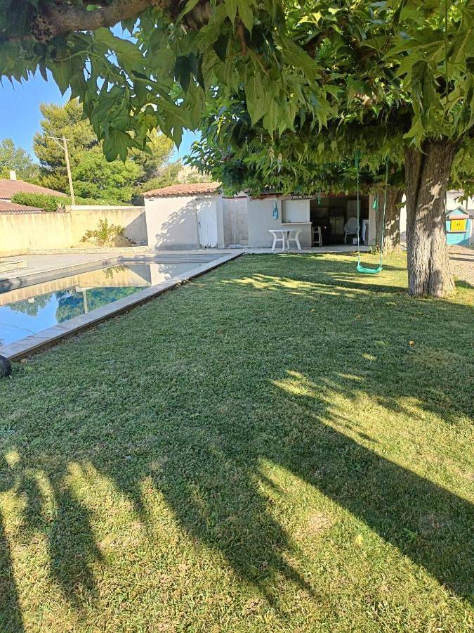 Maison d’hôte pour 2 personnes, avec Jardin ainsi que Piscine et Vue à Graveson