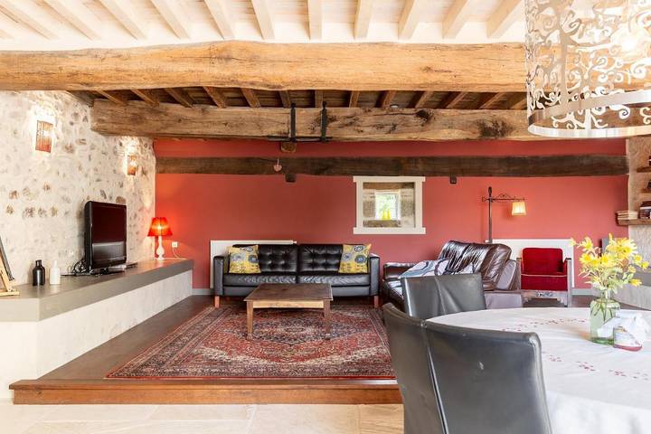 Location de vacances pour 6 personnes, avec Terrasse et Jardin ainsi que Piscine et Vue à Millay - 4