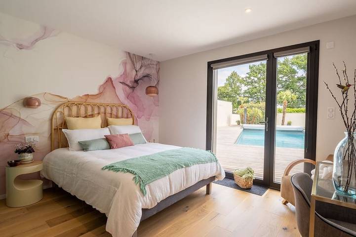 Ground floor room with terrace in Sucé-sur-Erdre, Nantes region
