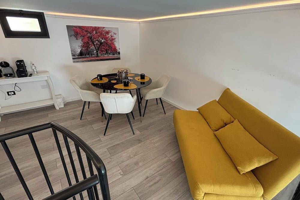 Camera Visconti – Elegant Historic Room with Kitchenette in Pulsano Old Town in Pulsano, Gulf of Taranto