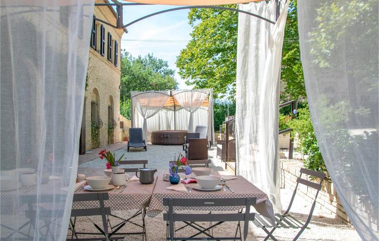 Ferienhaus für 10 Personen, mit Garten in Marche - 2