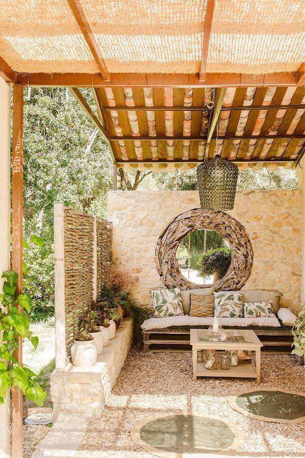 Maison d’hôte pour 2 personnes, avec vue et piscine ainsi que terrasse et jardin à Saint-Étienne-du-Grès - 4