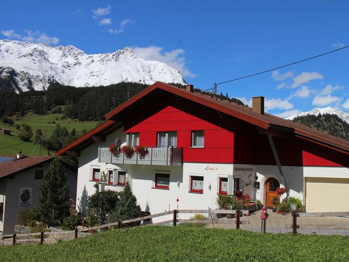 Ferienwohnung für 4 Personen, mit Balkon und Garten sowie Ausblick in Nauders