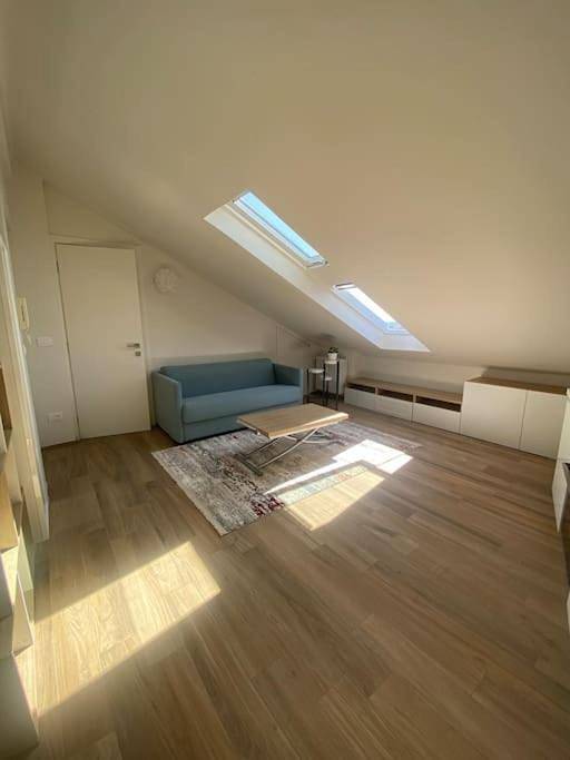 Appartement entier, Deliziosa mansarda con vista panoramica in Coni, Province de Coni