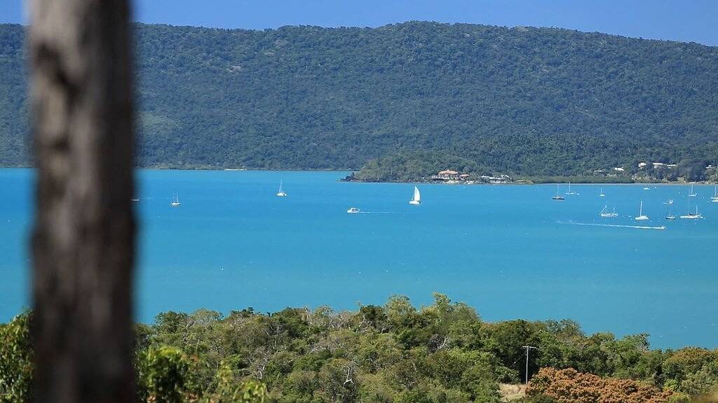 Balinese Resort Style House, Meerblick, Pool mit Nasskante in Mackay Region