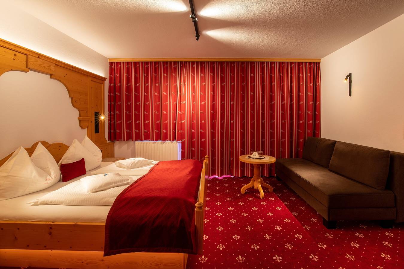 Ganze Ferienwohnung, Familienzimmer ab 4 Nächte in Ischgl, Verwall