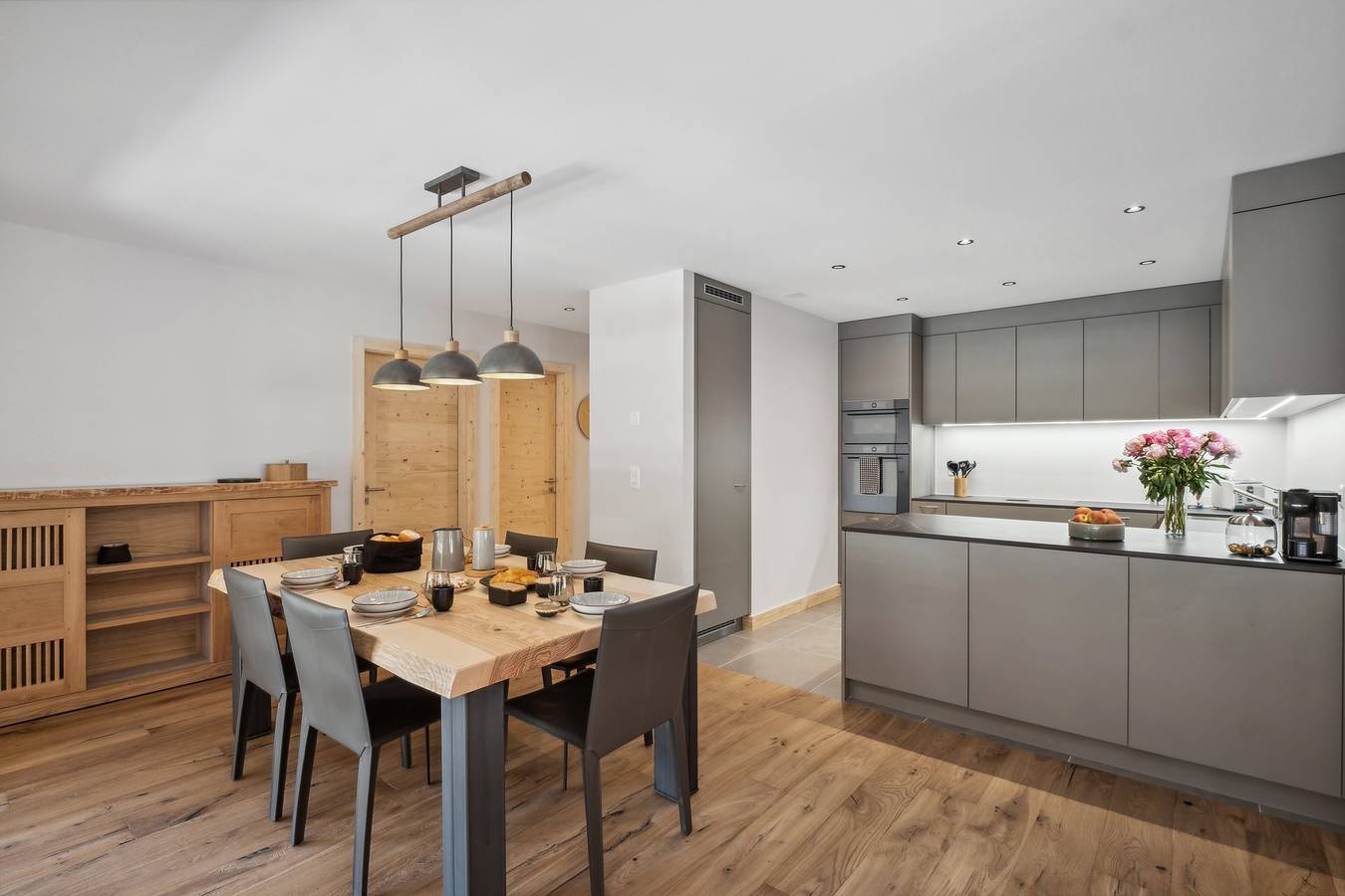 Geheel appartement, Beautiful Apartment at Chalet Larchwood Grimentz - By Mrs Miggins in Grimentz, Anniviers