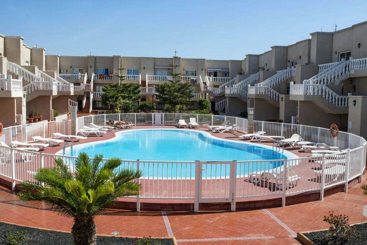 Apartment with Pool View in Caleta de Fuste, Antigua