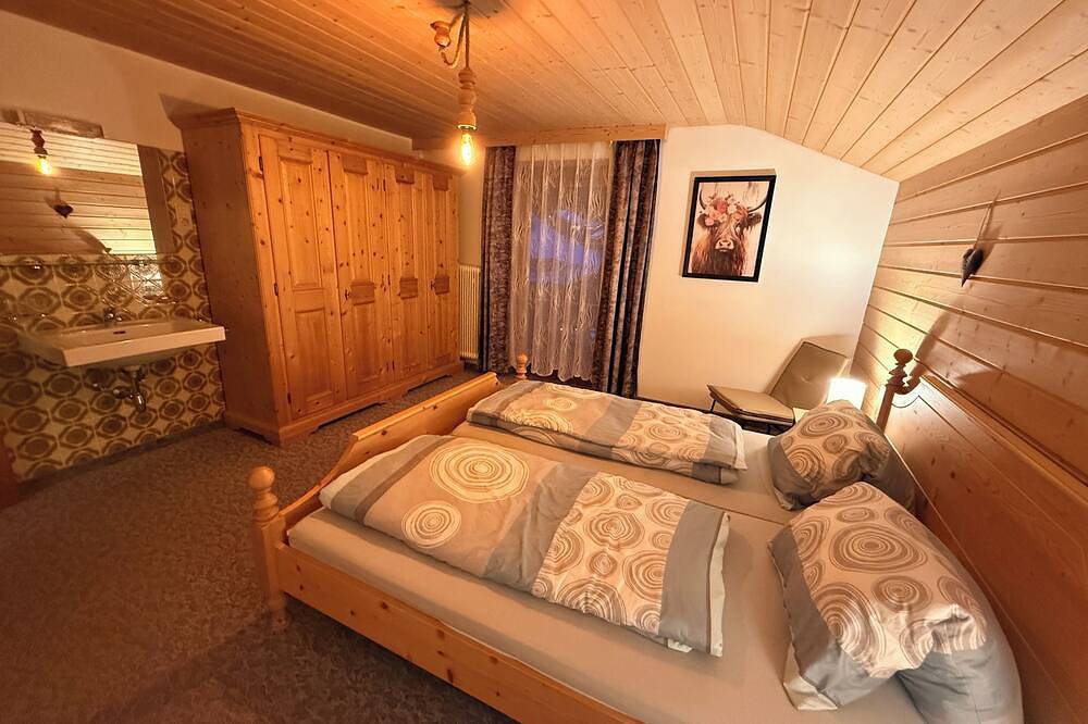 Geheel appartement, Cozy 4-person vacation apartment in the Pitztal, quiet and close to nature in Jerzens, Bezirk Imst